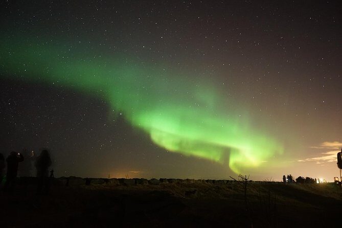 Chasing Aurora Borealis with Warmth and Treats in Premium Tour! - Getting Out of Reykjavik: Pickup, Darker Skies, and Faster Motion