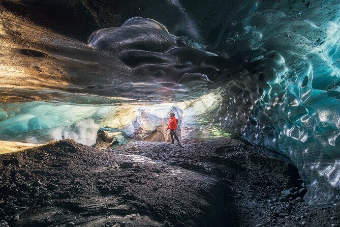 Crystal Treasures of Vatnajökull: Ice Cave Adventure - The Van Ride to Vatnajökull and the Short Trek Ahead