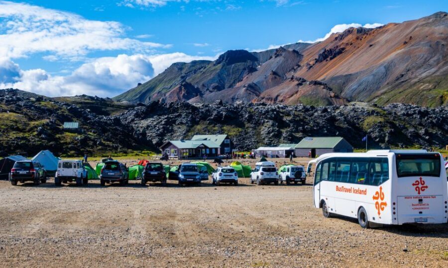 From Reykjavik: Landmannalaugar & Háifoss Waterfall Tour - Photo stops that set up the big payoff: Hnausapollur and Frostastaðavatn