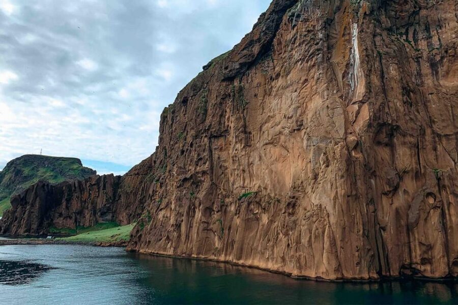 From Reykjavik: Puffin and Volcano Tour in Westman Islands - Herjólfur ferry plus Elephant Rock: the first wow factor