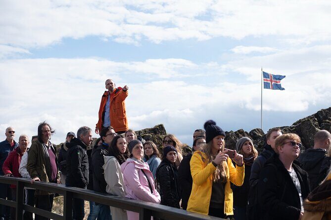 Golden Circle and Kerid Minibus Tour with Blue Lagoon Transfers - Geysir area and Strokkur: timing the famous eruptions