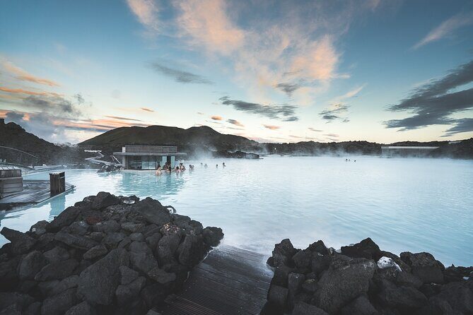 Golden Circle, Northern Lights and Blue Lagoon Tour with Ticket - Northern Lights leg: a 4-hour search and how guides improve your odds