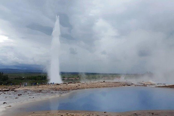 Golden Circle. Private Day Tour from Reykjavik - Þingvellir National Park: where tectonic plates and Icelandic politics meet