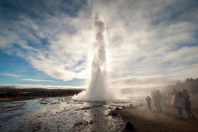 Golden Circle, Secret Lagoon and Kerid Crater Tour from Reykjavik - Þingvellir National Park: parliament stories and the plates you can stand on