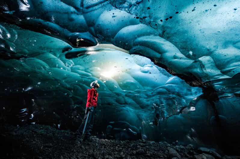 Iceland 3-Day Tour Golden Circle, Glacier Lagoon, & Ice Cave - Day 1: Thingvellir tectonics, Geysir heat, and Gullfoss roar