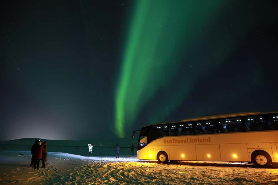 Iceland: Northern Lights Bus Tour from Reykjavik - The 4-Hour Rhythm: What Happens From Pickup to Sky-Spotting