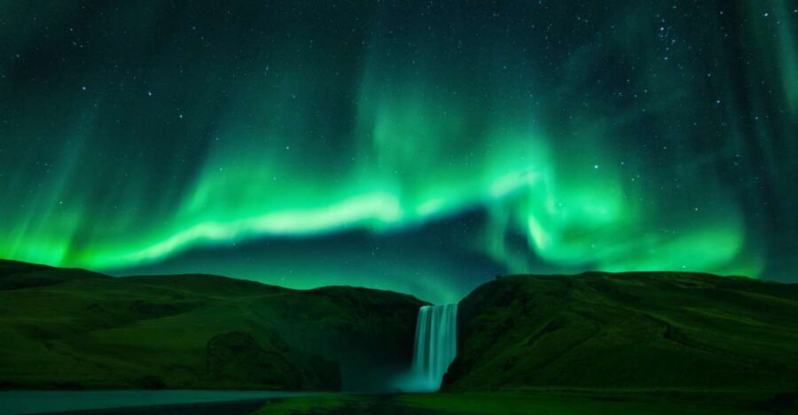 Iceland: South Coast and Northern Lights Tour - Sólheimajökull and Reynisfjara: glacier remnants and black sand drama