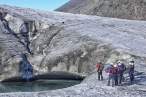 Jökulsárlón: Vatnajökull Glacier Guided Hiking Tour - Gear-up: crampons and helmet time (and why it’s more than a formality)
