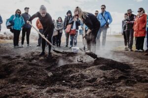 Laugarvatn Fontana: Geothermal Bread-Baking Experience - What happens in the 30 minutes, from meeting to tasting