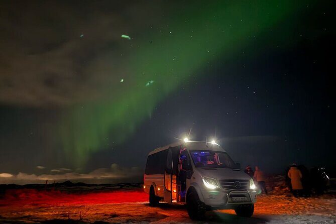 Northern Lights 4x4 Tour with Pastries and Cocoa from Reykjavik - Pickup, timing, and how small groups change everything