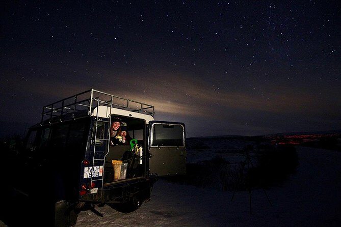 Northern Lights and Stargazing Small-Group Tour with Local Guide - Telescope Time: Orion, Jupiter, and the Moon Before the Green Shows Up