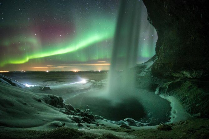 Northern Lights Bus Tour from Reykjavik with Hot Chocolate - Is $76 Good Value for This Aurora Package?