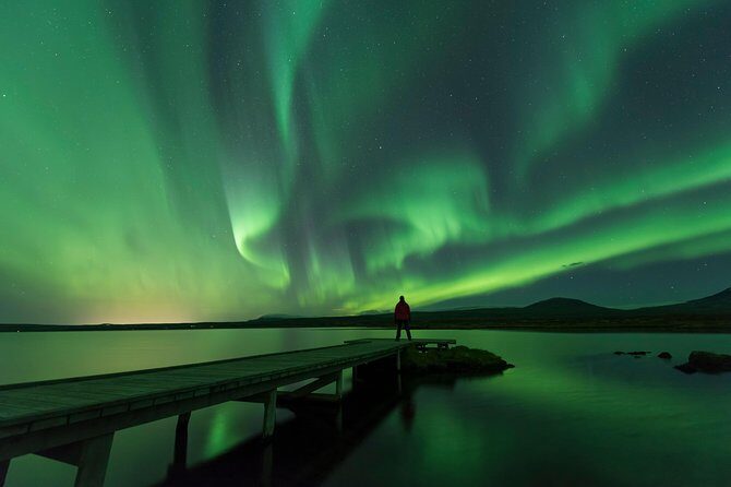 Northern Lights Guided Bus Tour from Reykjavik - What to wear so you can enjoy standing still