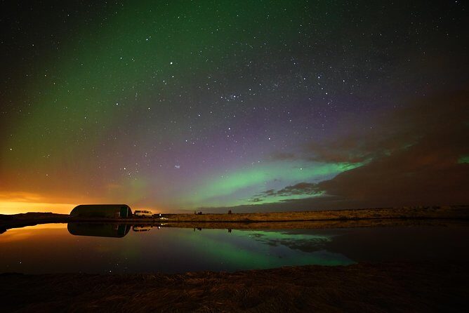 Northern Lights Minibus Tour with Hot Cocoa, Blankets & Photos - Who should book this northern lights minibus tour