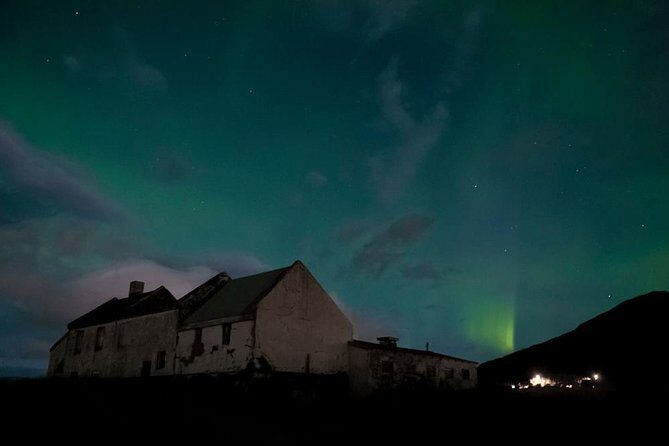 Northern Lights Small-Group Tour with Hot Chocolate & Photos - Multiple Stops and Spot Changes: Why You’ll Probably Move