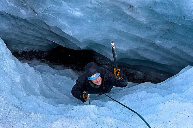 Private Extreme Encounter w/ ropes on Sólheimajökull Glacier - Gear You Get (and How It Affects Your Comfort)