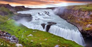 Reykjavík: Golden Circle Afternoon Tour - Thingvellir National Park: geology that also explains Iceland’s law