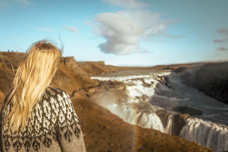 Reykjavik: Golden Circle Full-Day Tour with Kerid Crater - Gullfoss waterfall: feel the mist, then breathe it in