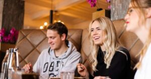 Reykjavik: Guided Foodie Walking Tour with 6 Tastings - What you actually eat: 6-8 Icelandic tastings across 5 venues