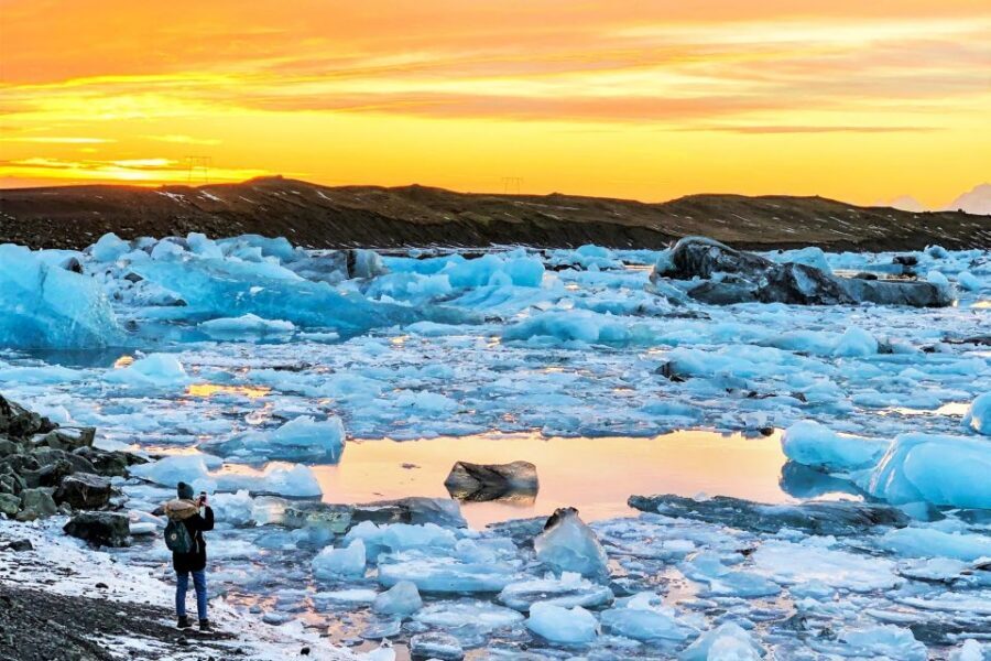 Reykjavik: Jokulsarlon Glacier Lagoon Full-Day Guided Trip - Seljalandsfoss: the waterfall stop with a walk-behind twist