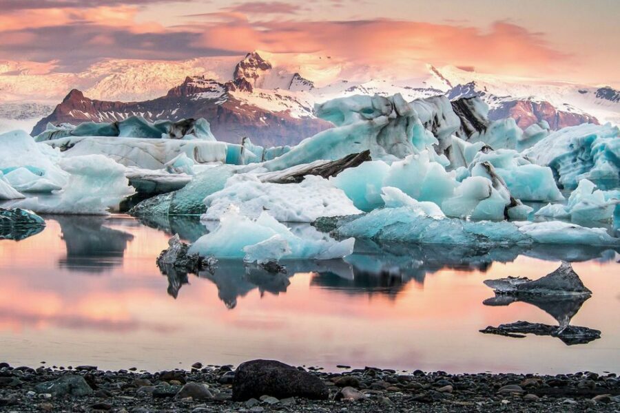 Reykjavik: Jokulsarlon Glacier Lagoon Full-Day Guided Trip - Bus comfort, Wi‑Fi, and what to pack so you’re not miserable