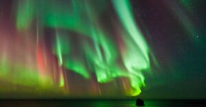 Reykjavik: Premium Northern Lights Tour with Free Photos - Northern lights in Reykjavik, with a smarter way to hunt