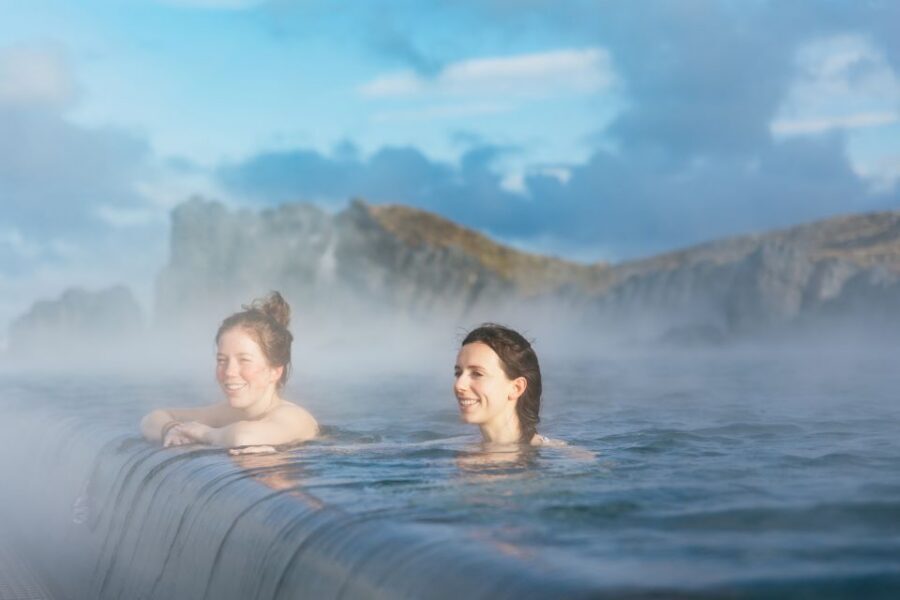 Reykjavik: Sky Lagoon Admission with Transfer - What to bring and how to stay comfortable