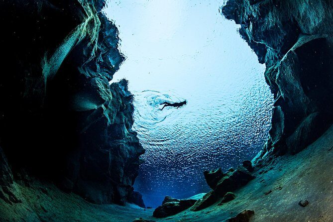 Silfra: Snorkeling Between Tectonic Plates - Meet on Location - Silfra Hall, Cathedral, and Lagoon: What You’ll Actually See