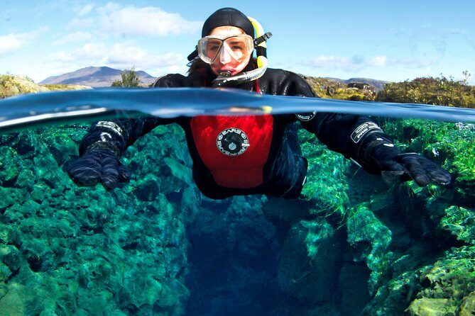 Silfra: Snorkeling Between Tectonic Plates - Meet on Location - Staying Warm: Drysuit Fit, Layers, and the Cold-Water “Culture Shock”