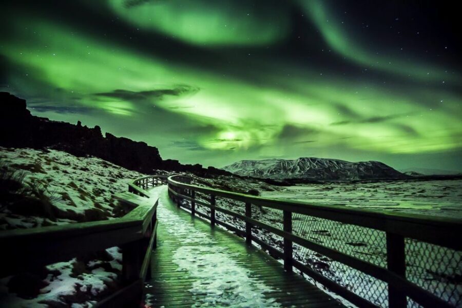 Small-Group Premium Northern Lights Tour from Reykjavik - Key Things That Make This Northern Lights Tour Work