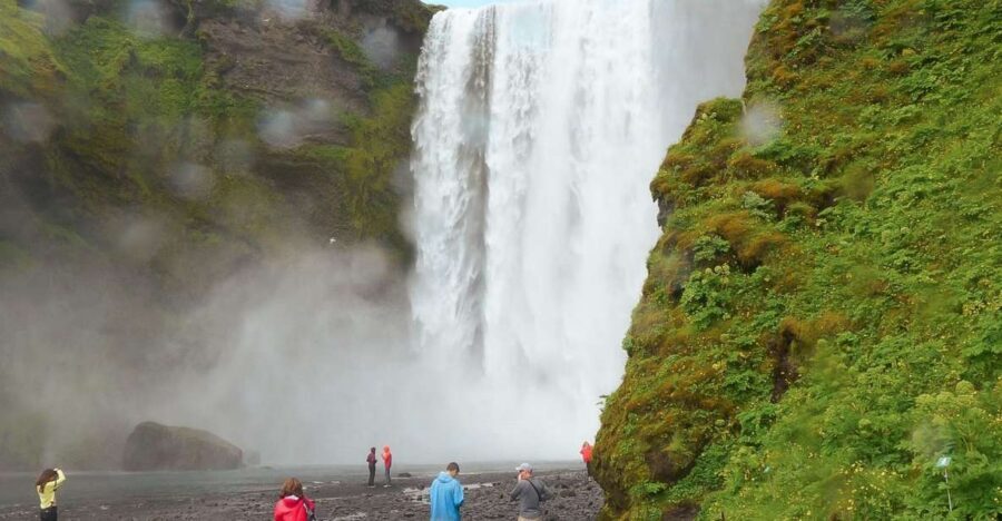 South Coast Classic: Full-Day Tour from Reykjavik - The south-coast drive: volcano views that set the mood