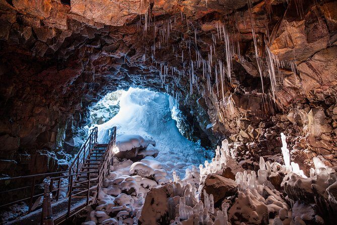 The Lava Tunnel Tour - Raufarhólshellir - Raufarhólshellir: what you’re really walking into