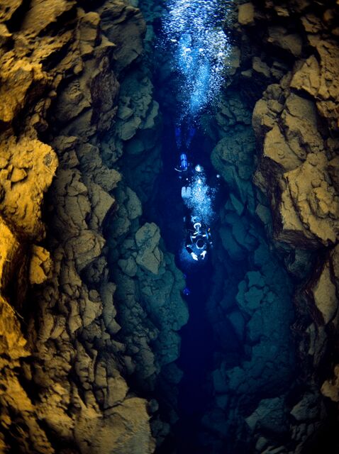 Thingvellir: Silfra Fissure Diving with Optional Pickup - The day’s flow: from Þingvellir parking to gear-up to time underwater