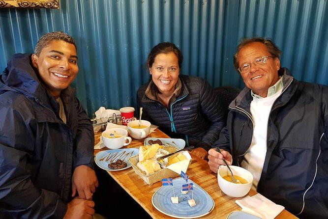 Reykjavik Food Lovers Tour - Icelandic Traditional Food - Bæjarins Beztu Pylsur: the lamb hot dog legend